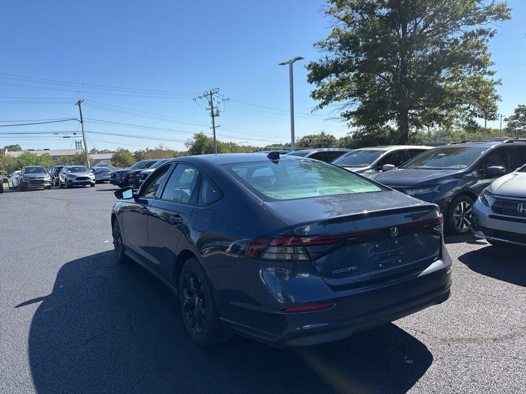 2025 Honda Accord SE photo 3