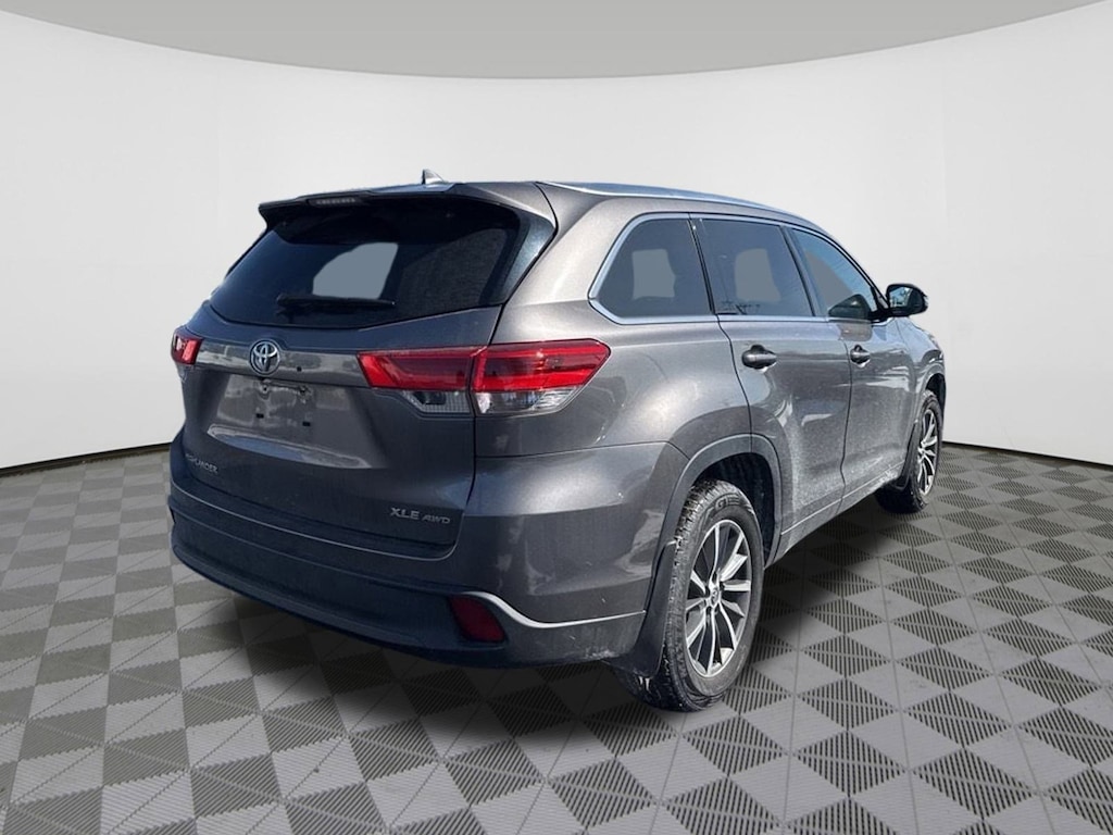 Used 2018 Toyota Highlander XLE SUV