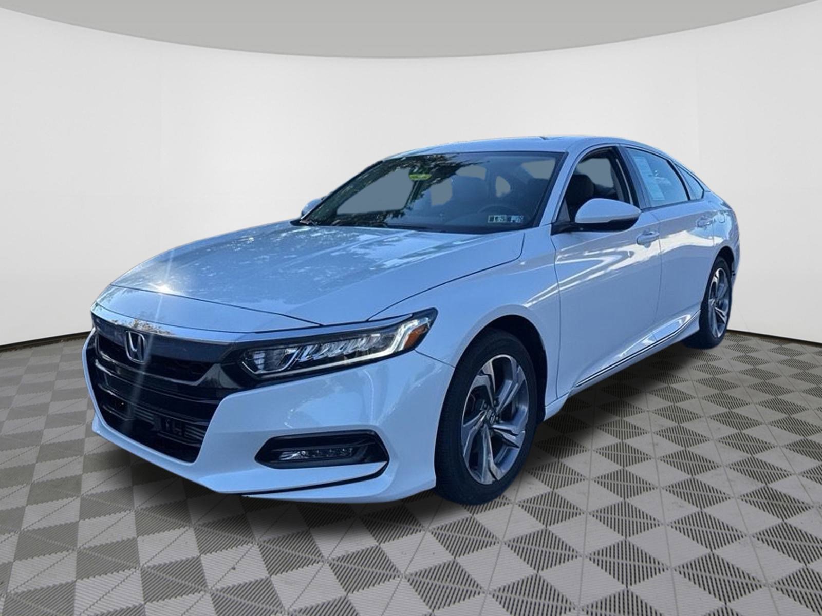 2019 Honda Accord EX-L 1.5T photo 2