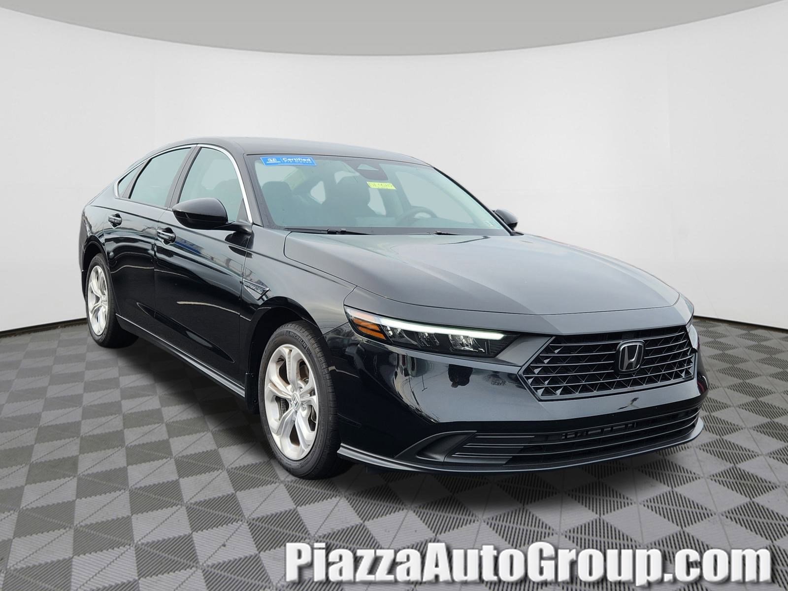 2025 Honda Accord LX's photo