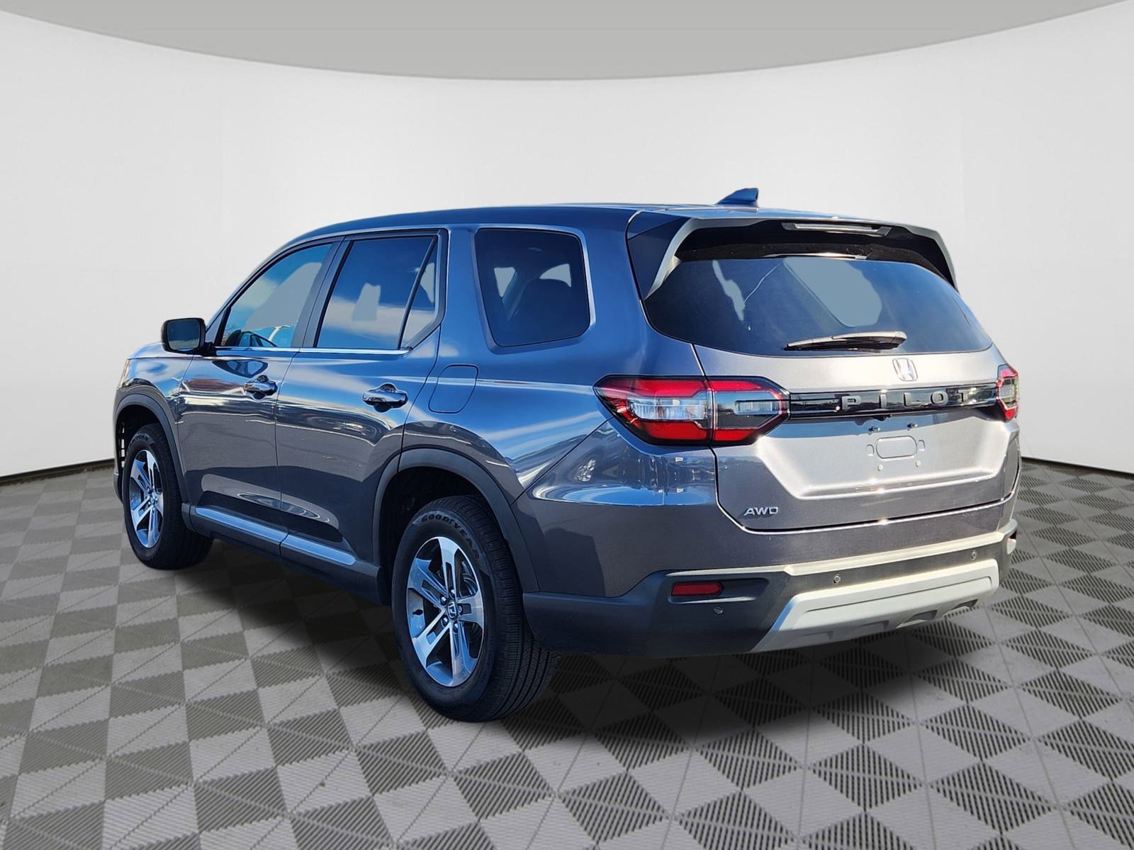 2025 Honda Pilot EX-L photo 3