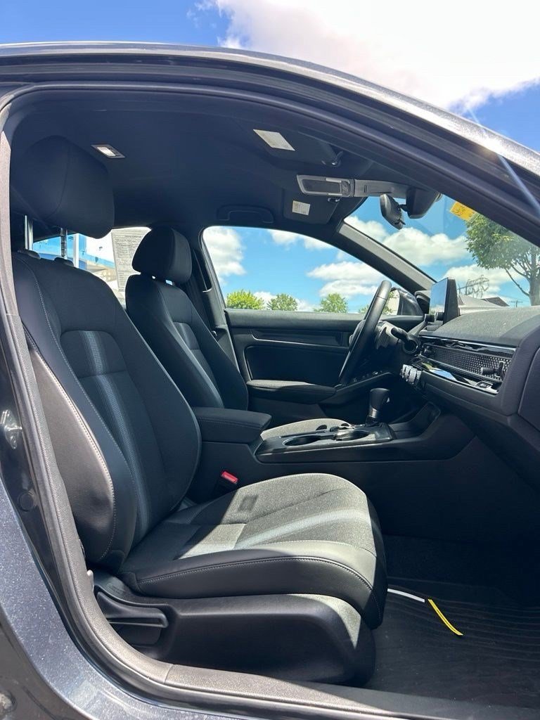 2026 Honda Civic Hatchback Sport - Photo 6