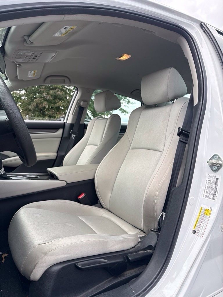 2020 Honda Accord LX - Photo 6