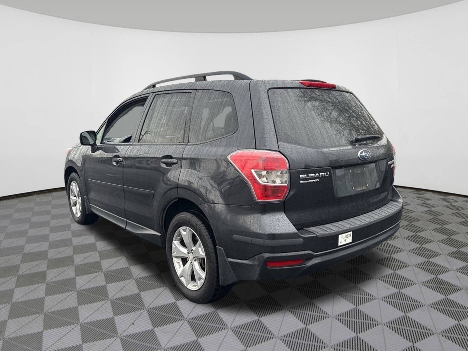 2015 Subaru Forester 2.5i Premium photo 3
