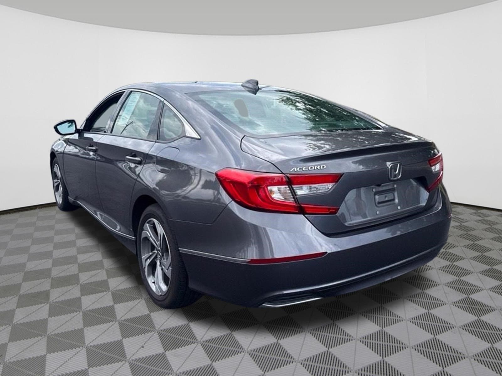2018 Honda Accord EX-L - Photo 3