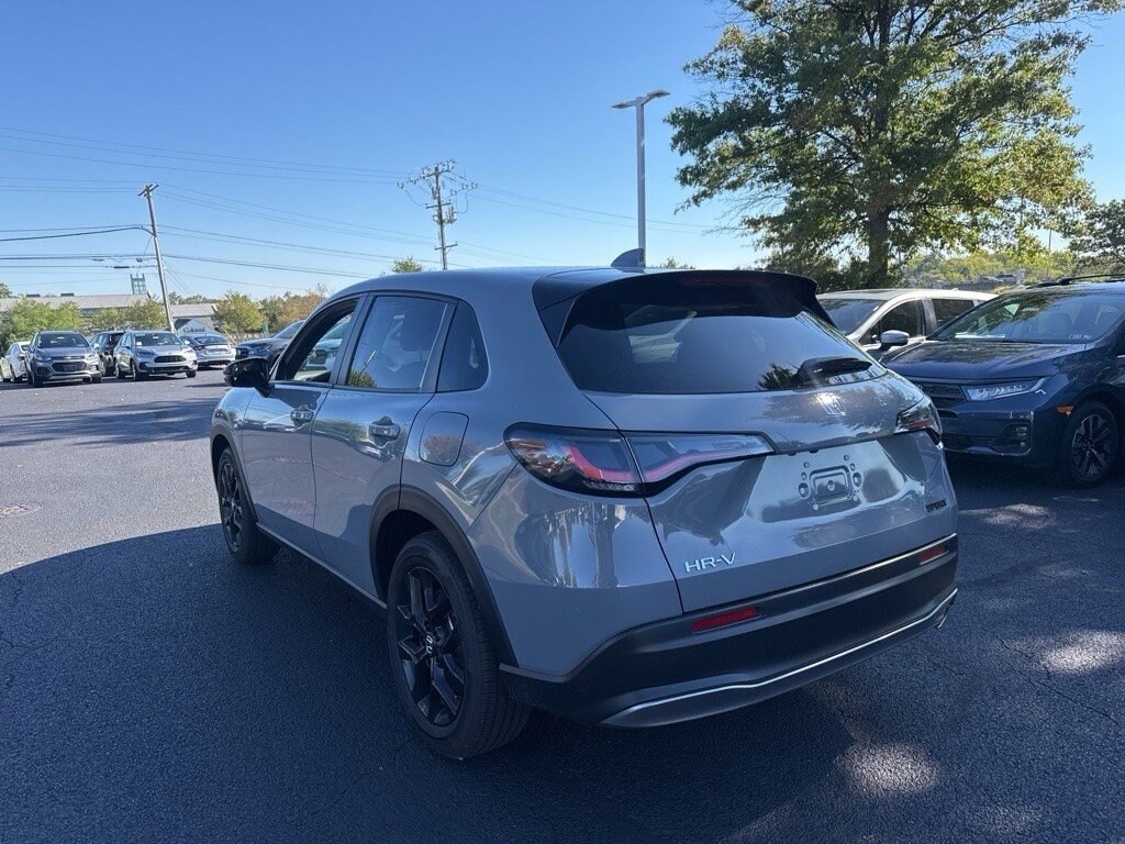 2025 Honda HR-V Sport photo 2