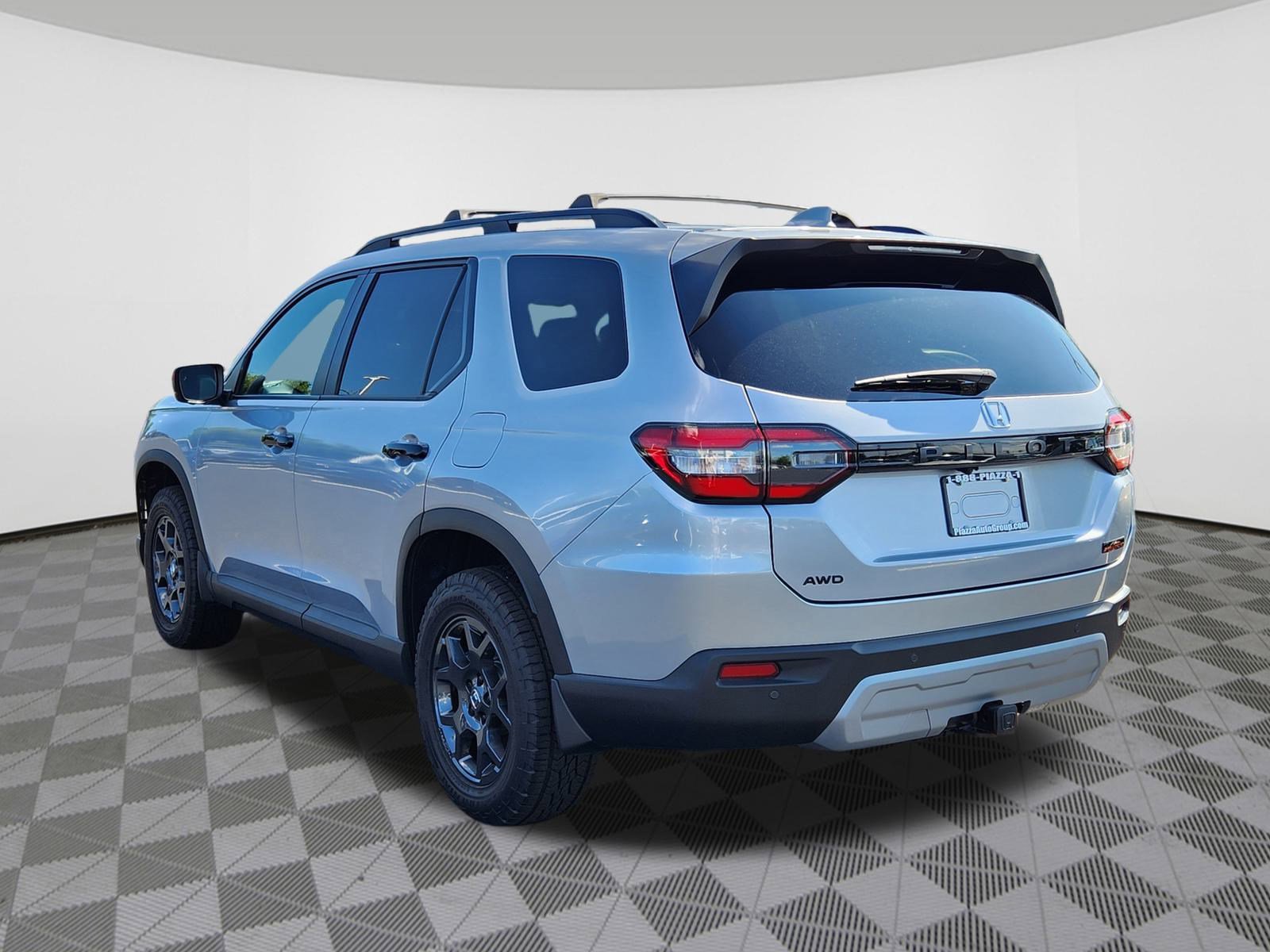 2025 Honda Pilot TrailSport photo 2