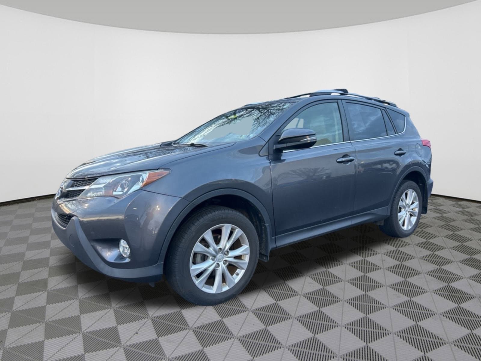 Used 2015 Toyota RAV4 Limited with VIN JTMDFREV1FJ049784 for sale in Royersford, PA