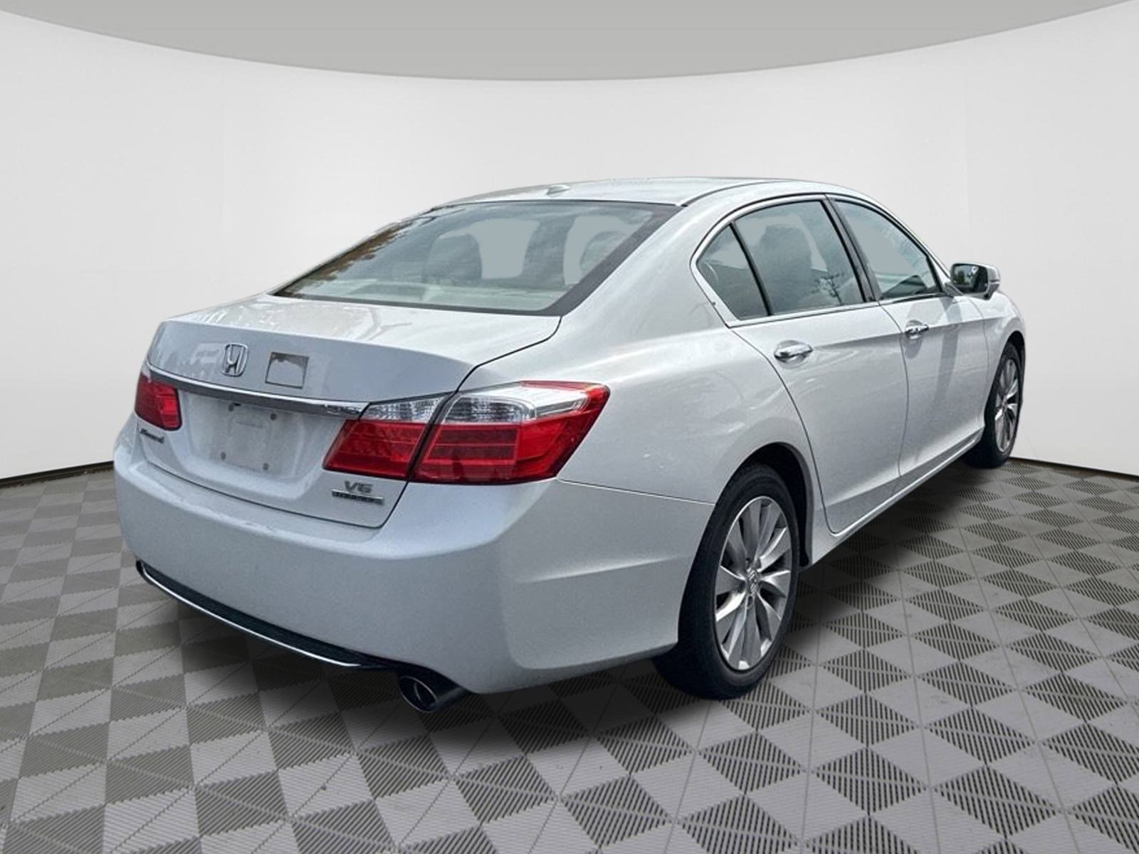 2014 Honda Accord Touring photo 4