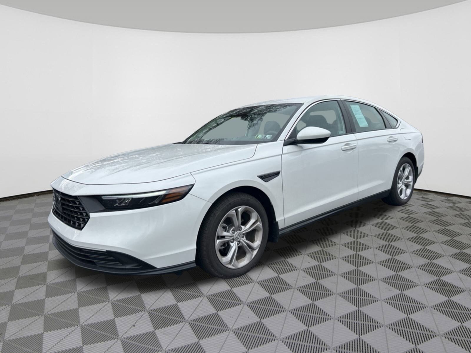 2025 Honda Accord LX photo 2