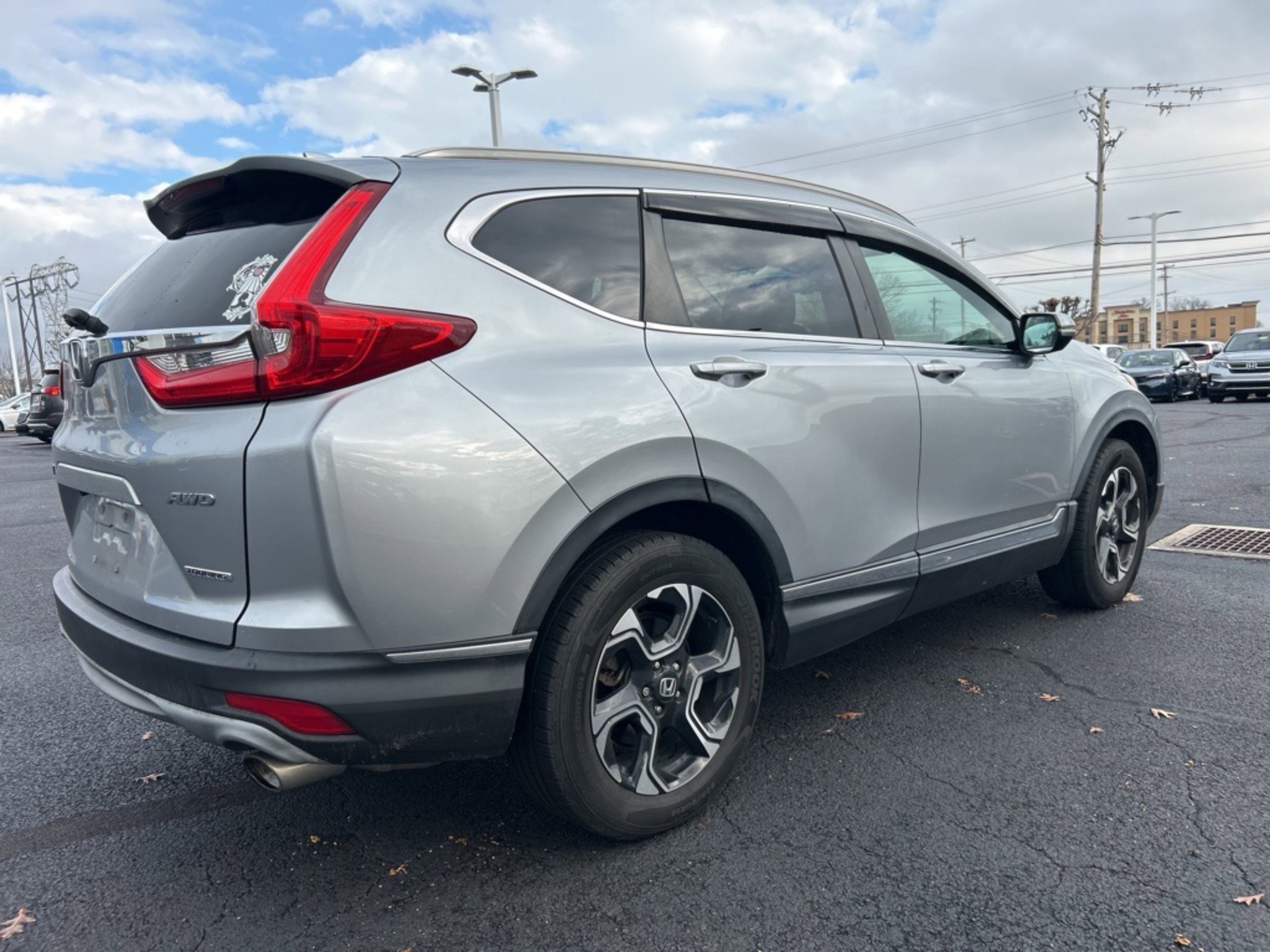 2017 Honda CR-V Touring photo 3