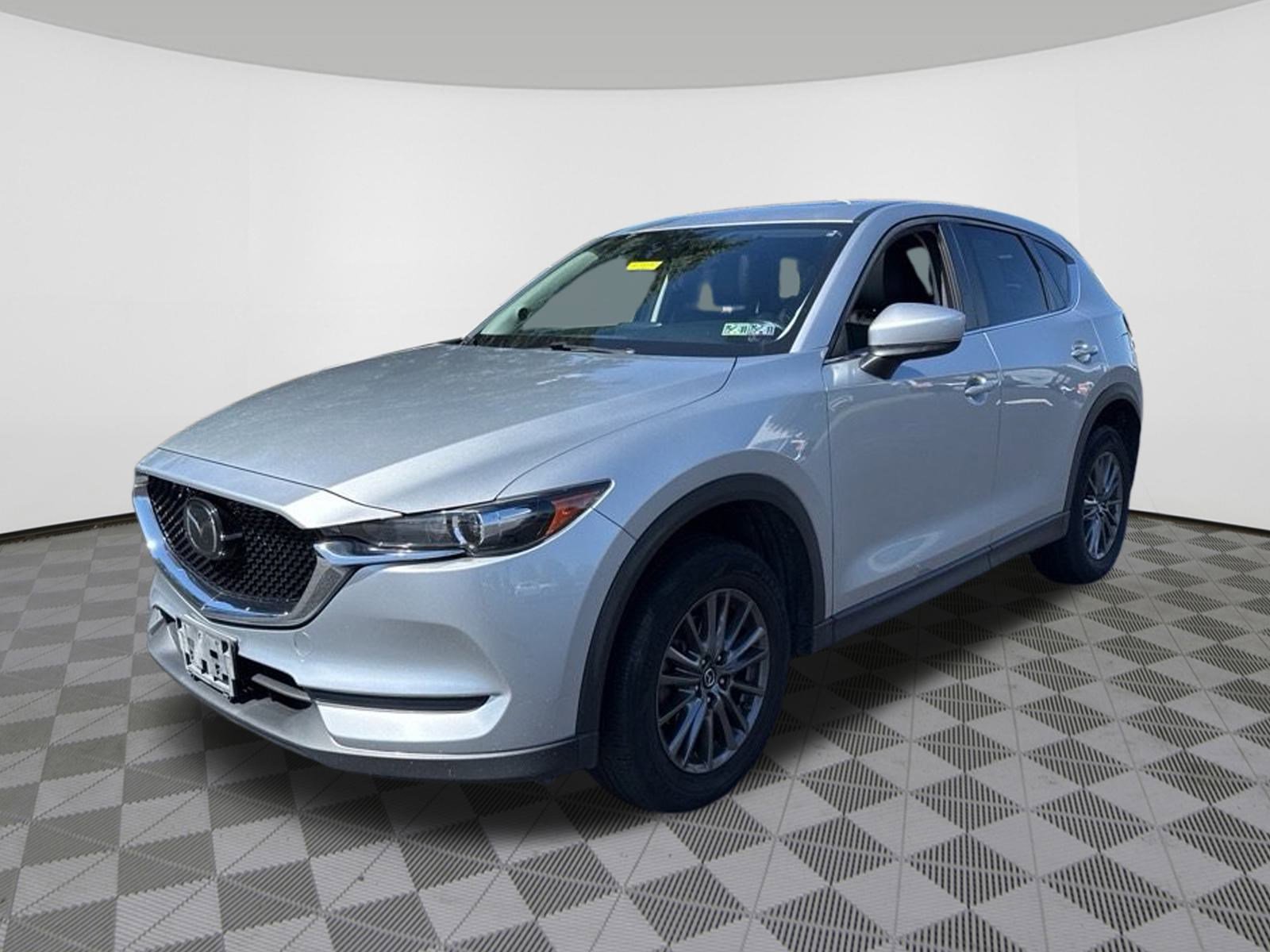 2019 Mazda CX-5 Touring photo 2