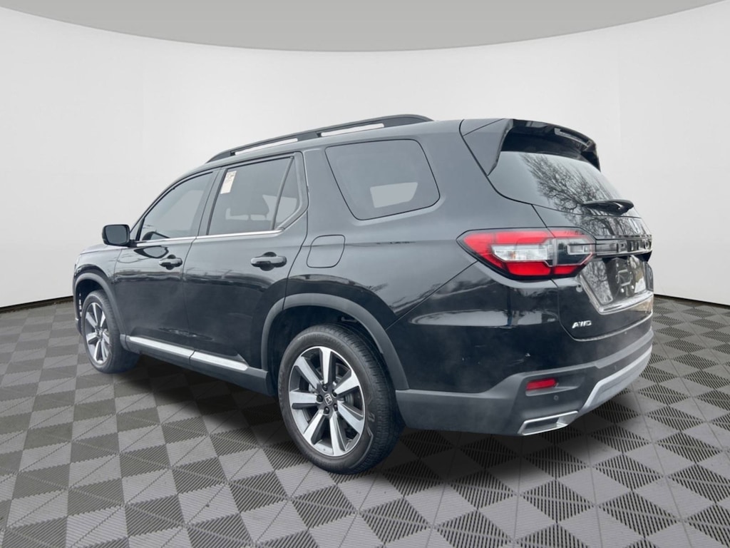 Certified 2023 Honda Pilot Touring SUV