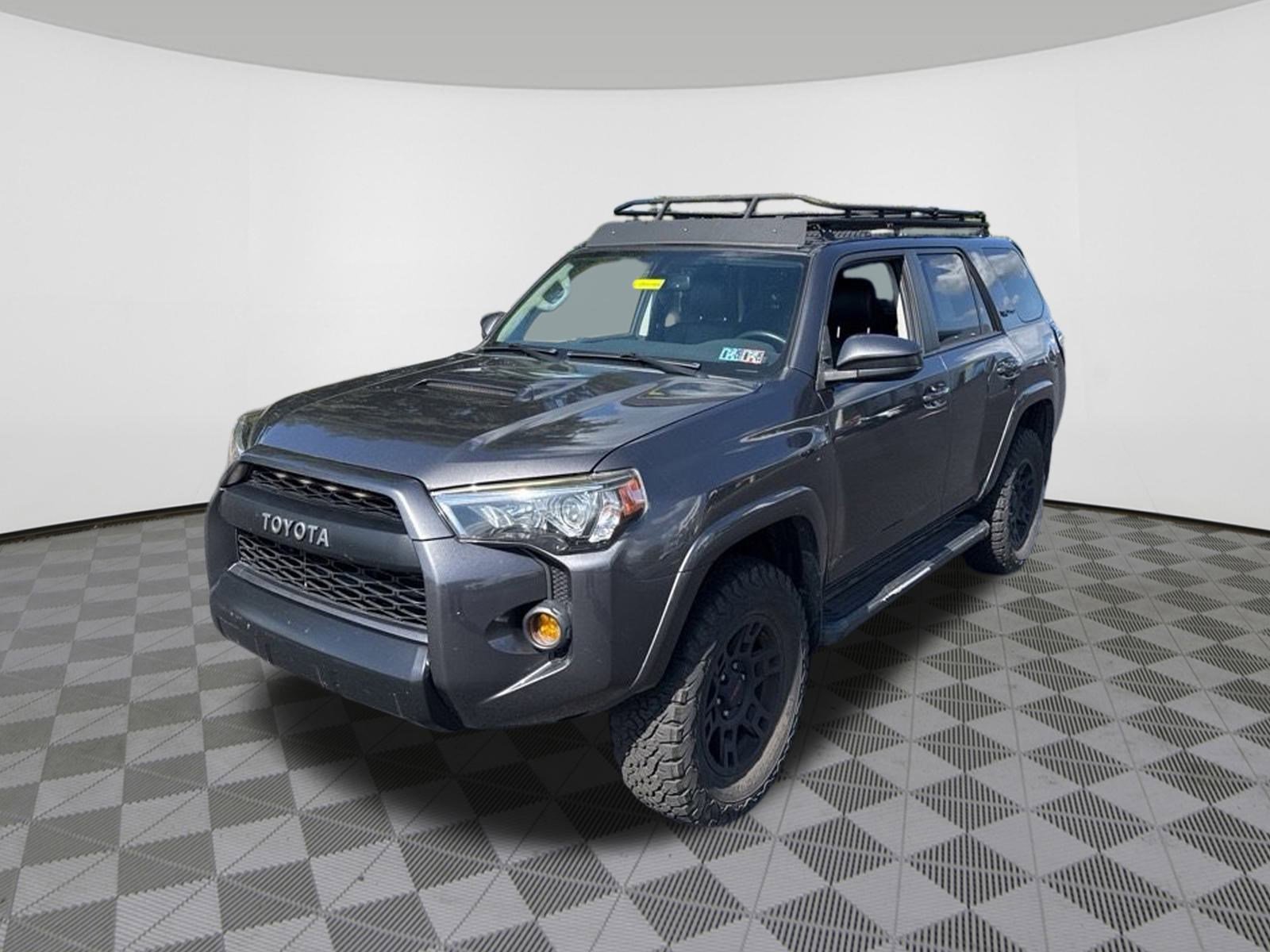 2016 Toyota 4Runner TRD Pro photo 2