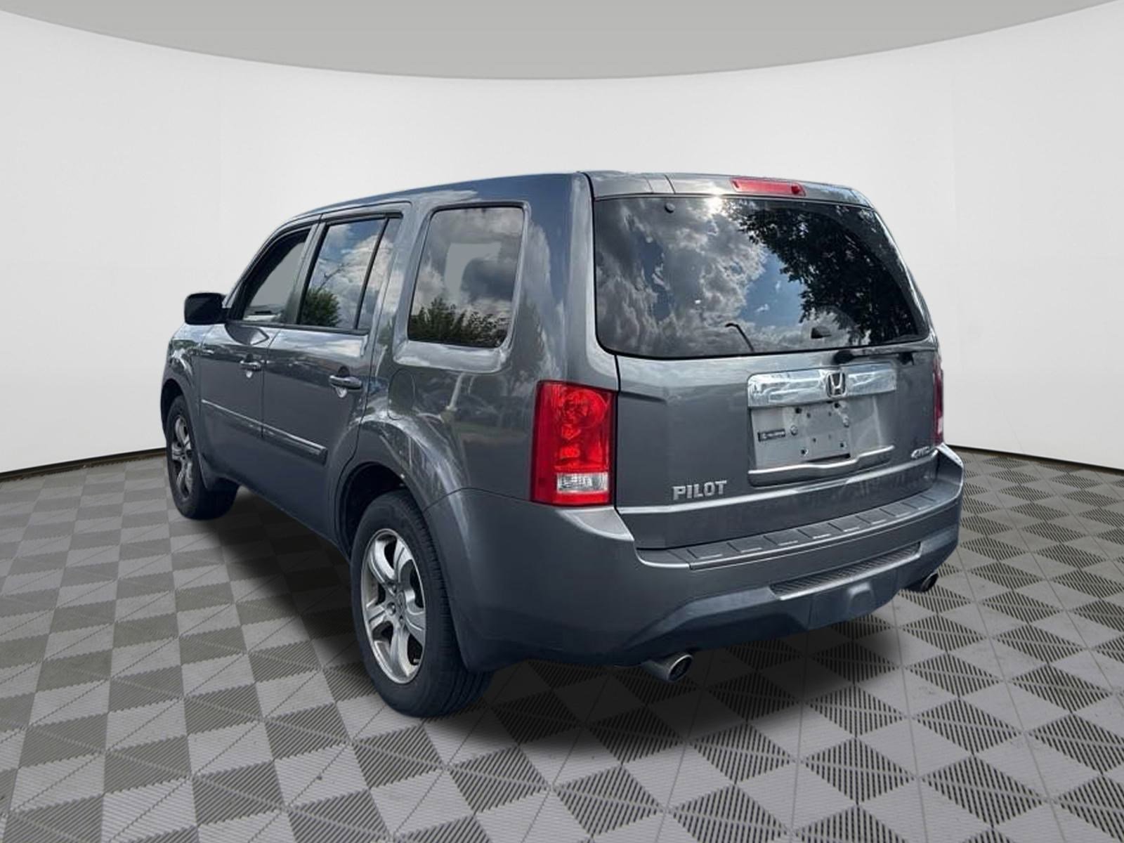 2013 Honda Pilot EX photo 2