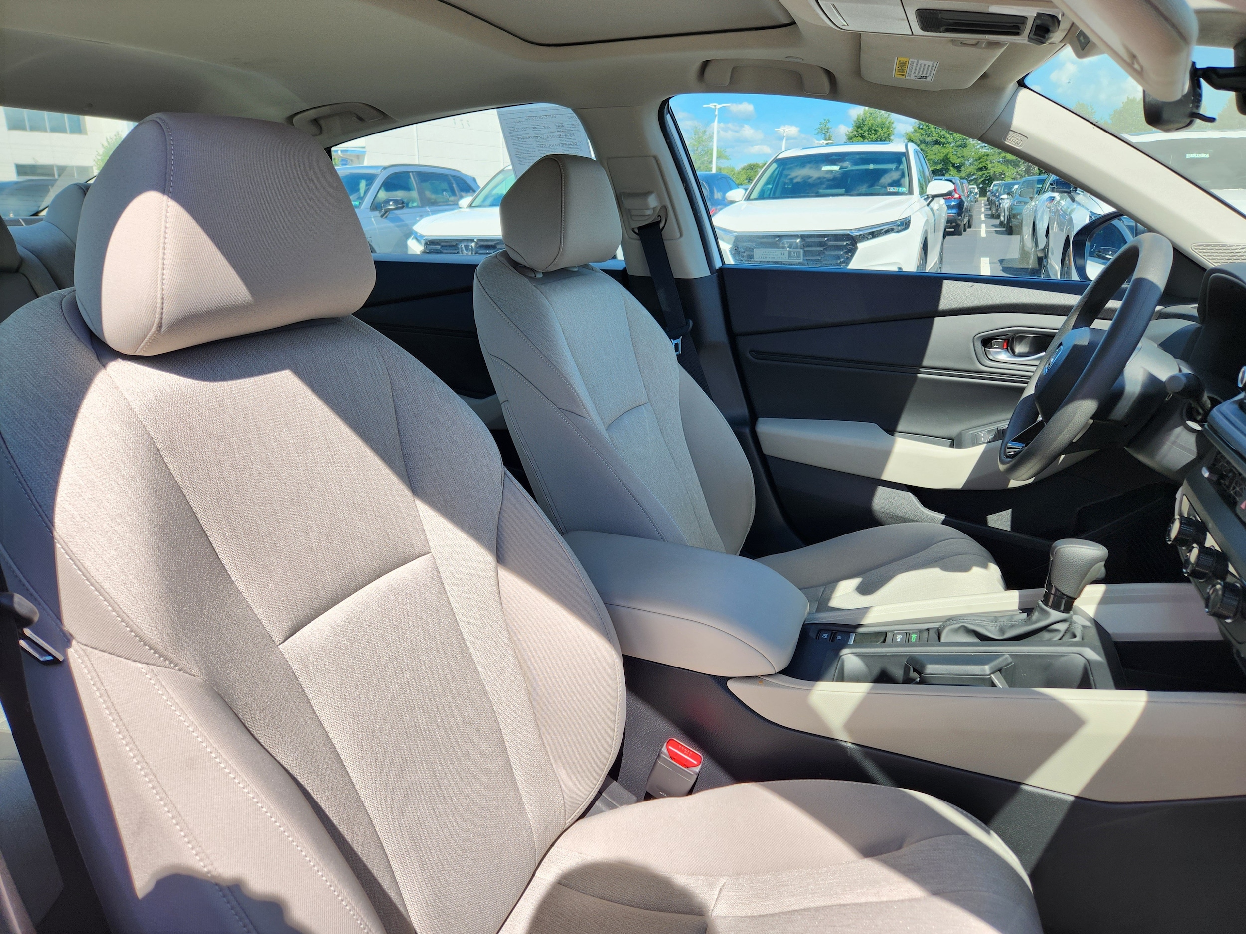 2025 Honda Accord SE - Photo 16