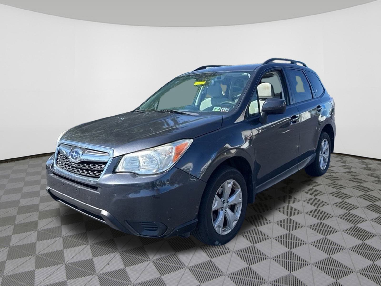 2015 Subaru Forester 2.5i Premium photo 2