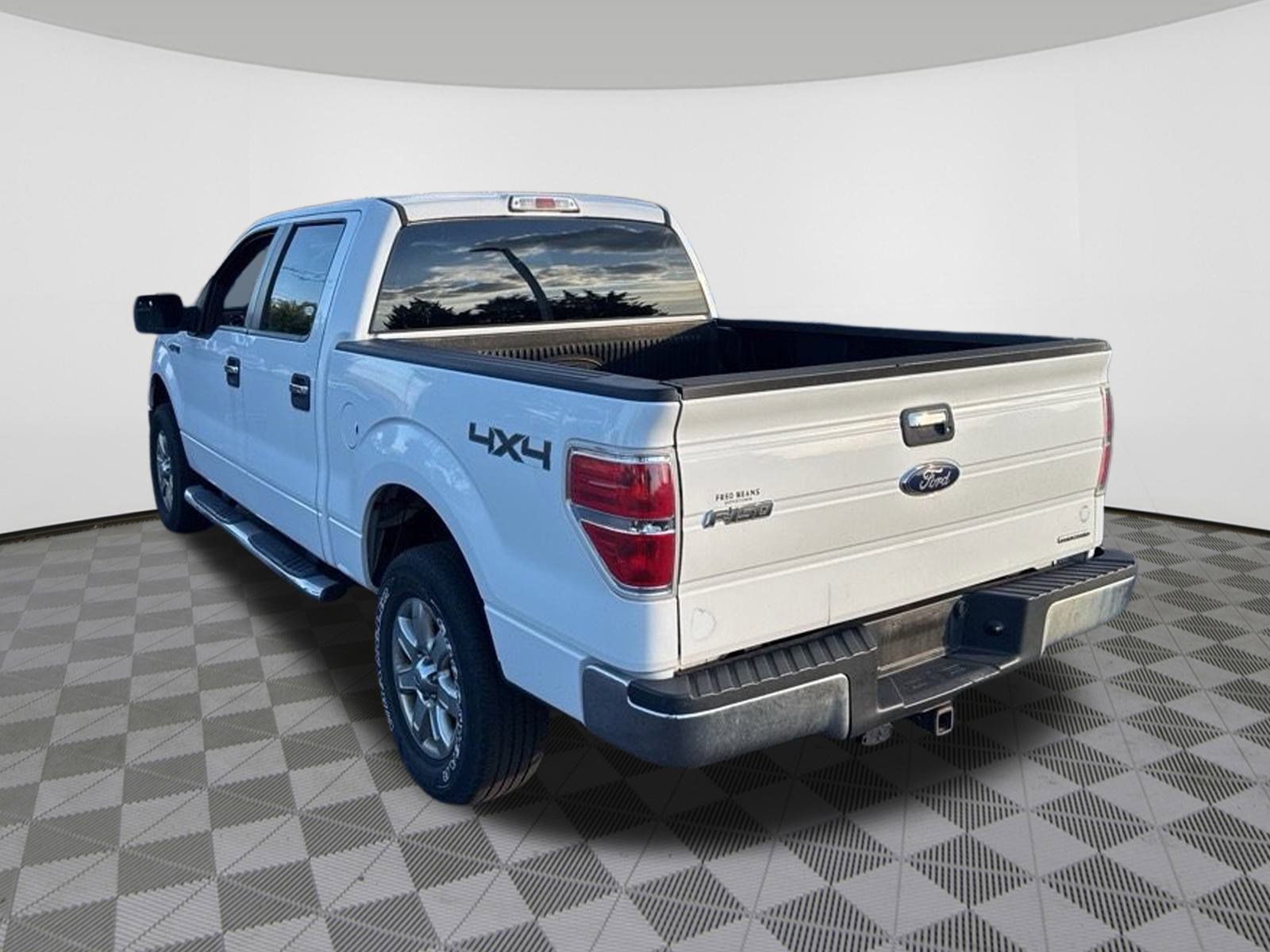 2013 Ford F-150 XLT photo 2