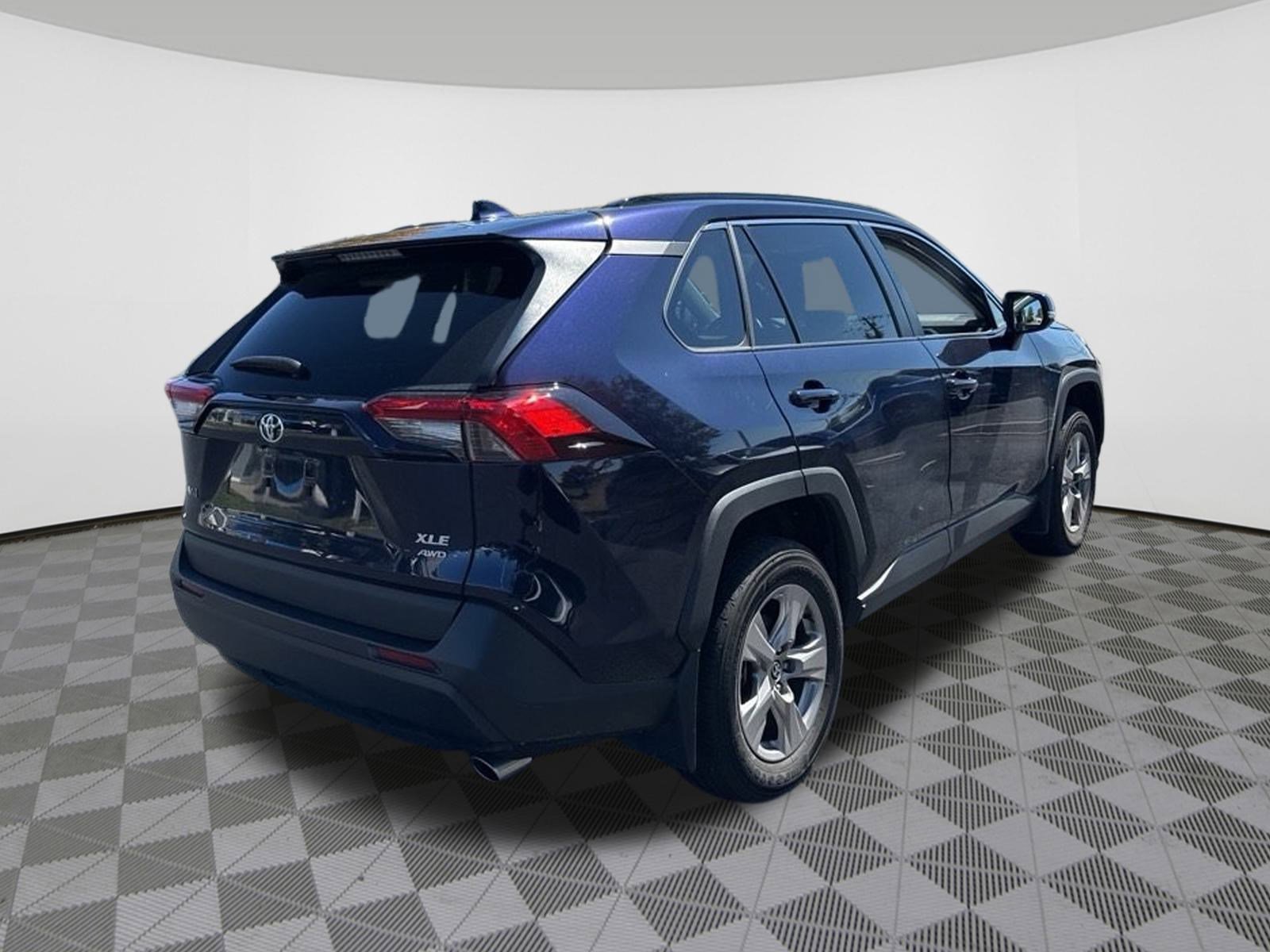 2023 Toyota RAV4 XLE photo 4