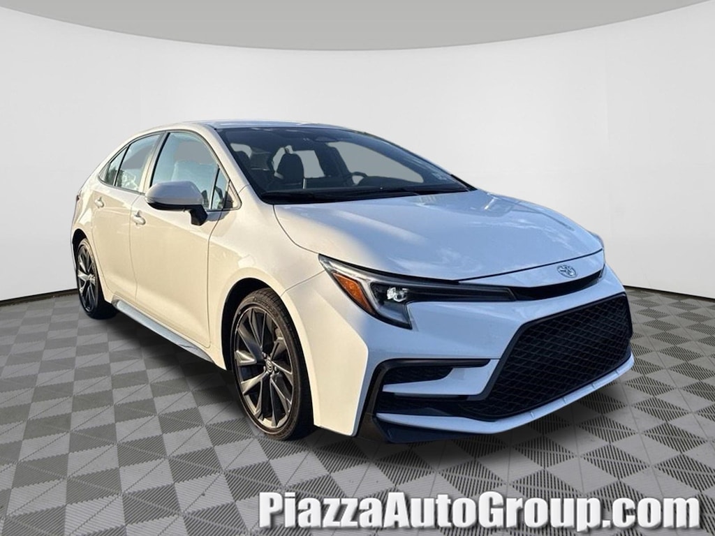 Used 2025 Toyota Corolla SE Sedan
