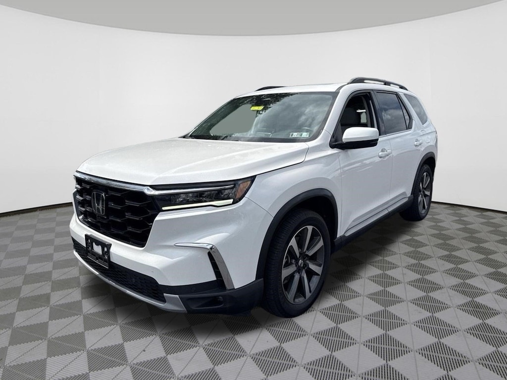 Certified 2025 Honda Pilot Touring SUV