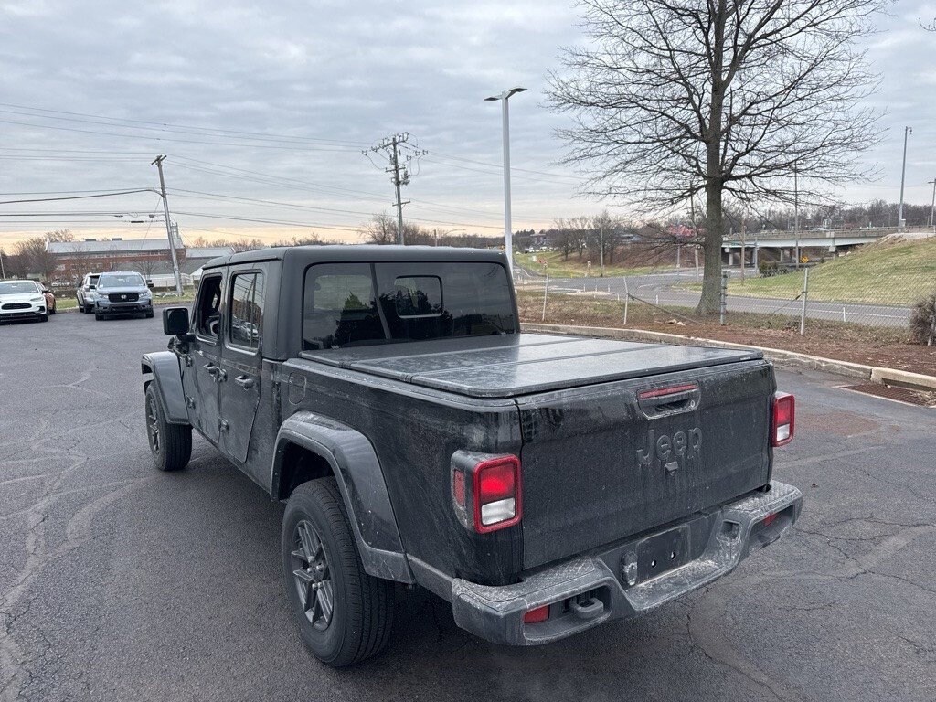 Used 2024 Jeep Gladiator Sport S Truck Crew Cab