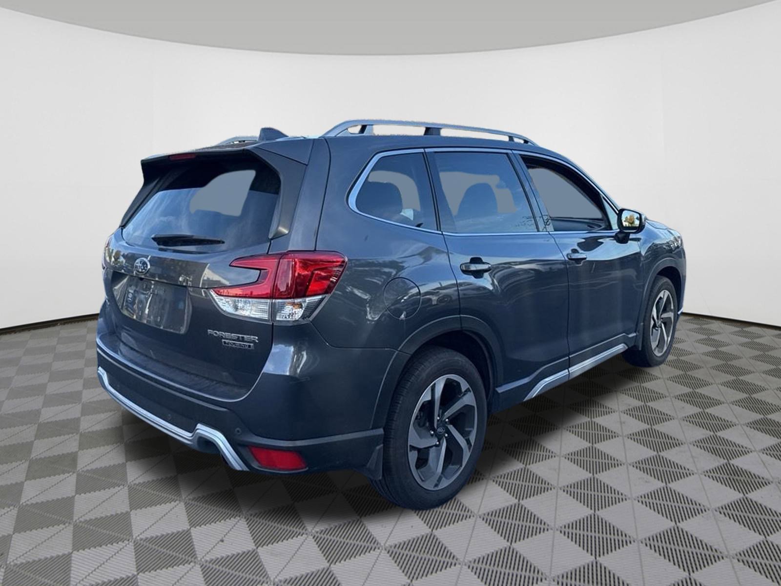 2023 Subaru Forester Touring photo 3