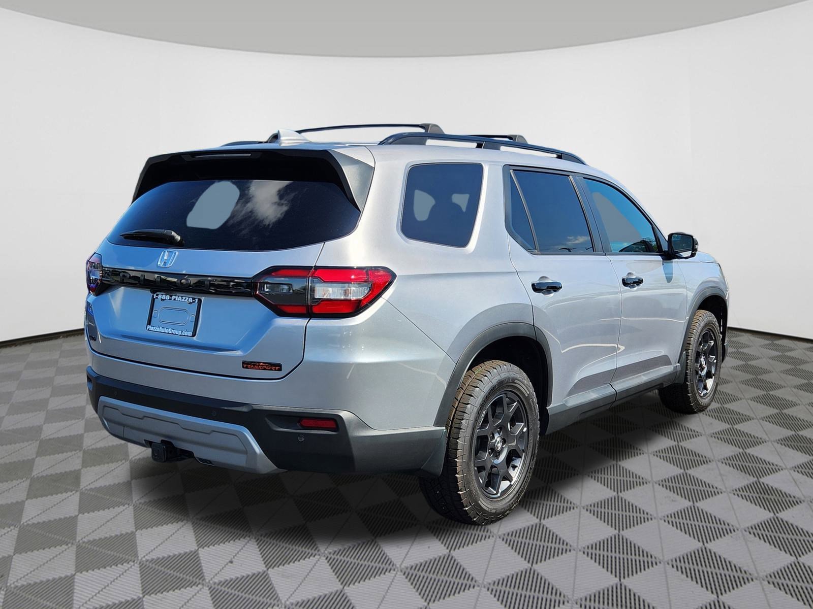 2025 Honda Pilot TrailSport photo 3