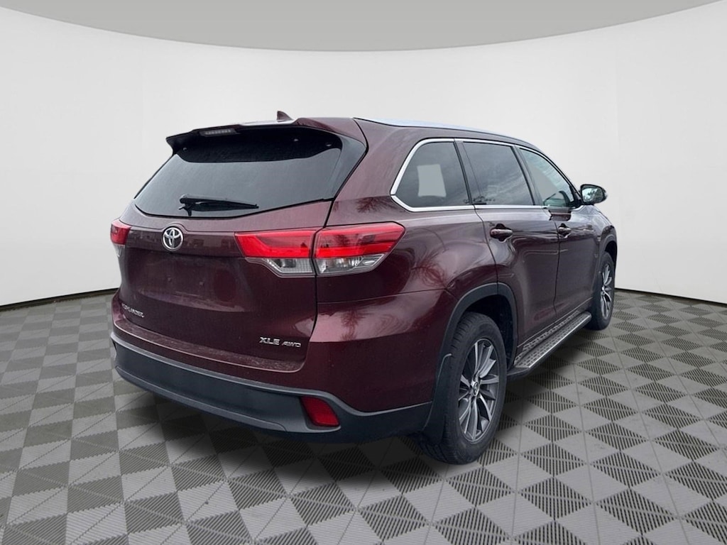 Used 2018 Toyota Highlander XLE SUV