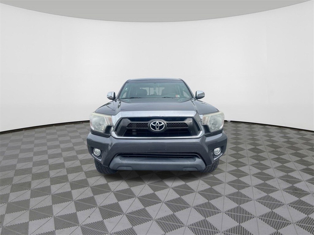 2015 Toyota Tacoma Base V6 photo 2