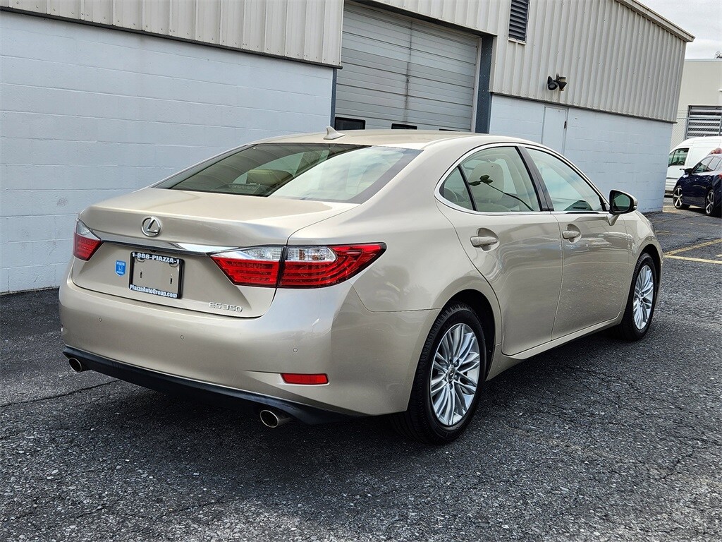 2014 Lexus ES 350 photo 3