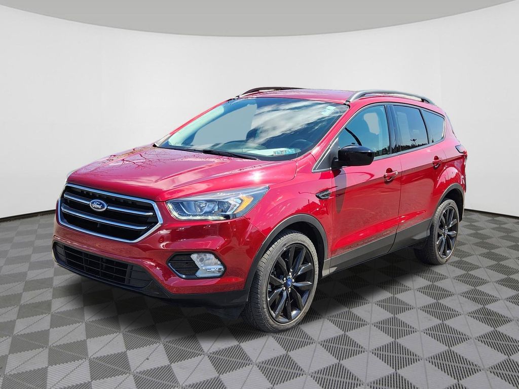 Used 2019 Ford Escape SE with VIN 1FMCU9GD2KUB19528 for sale in Reading, PA