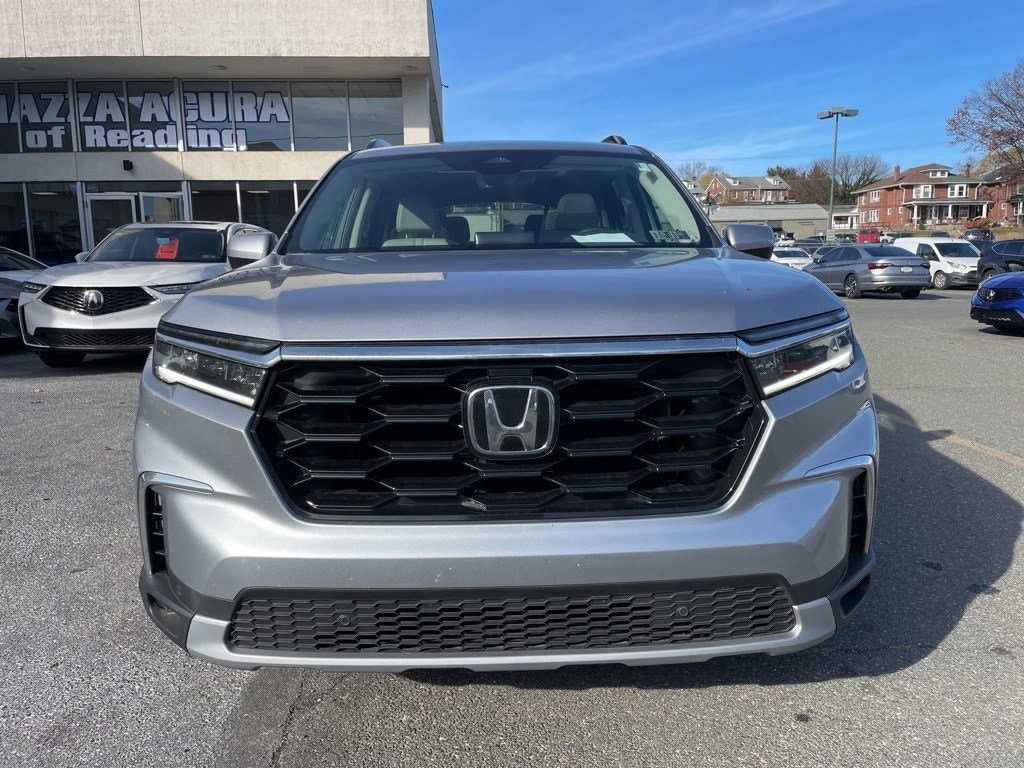 Used 2025 Honda Pilot Touring SUV