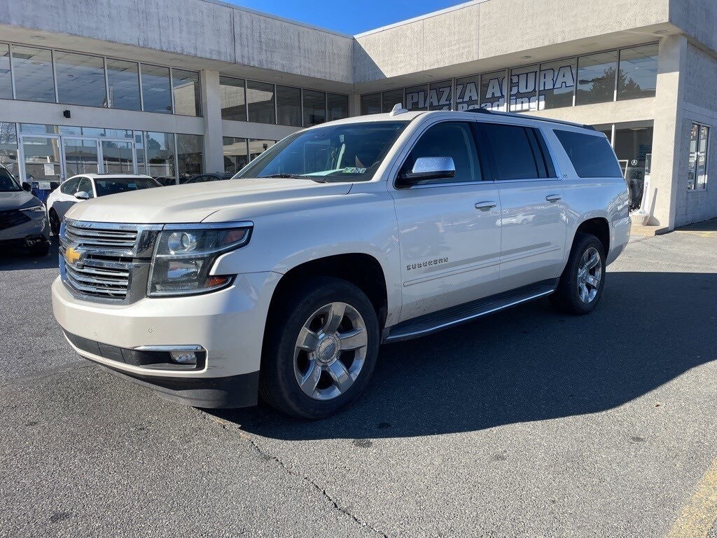 2015 Chevrolet Suburban LTZ photo 3