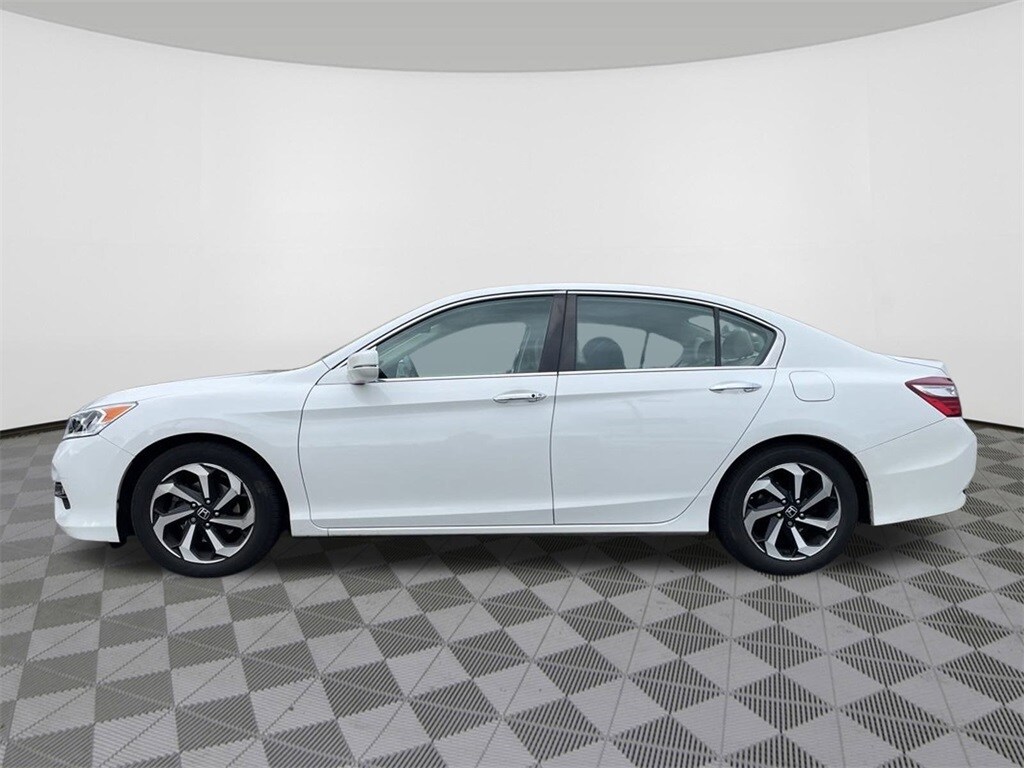 2016 Honda Accord EX-L photo 4
