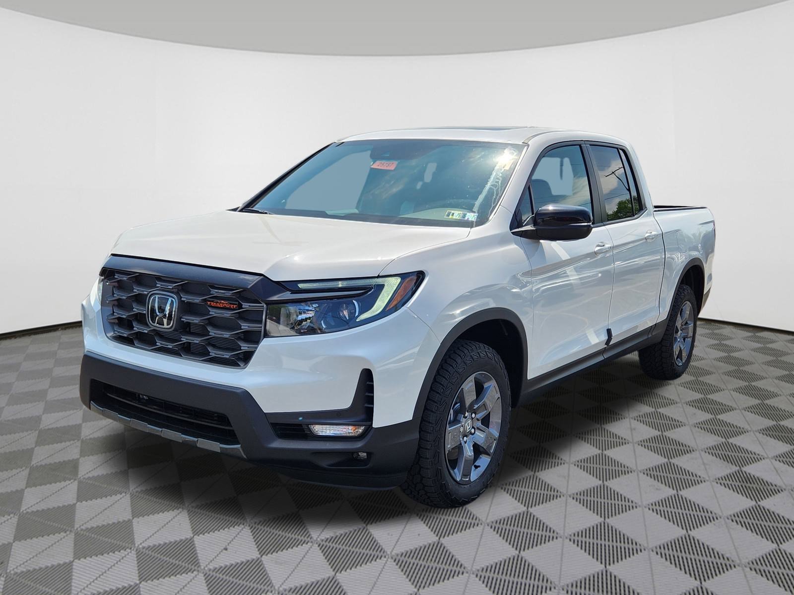 2025 Honda Ridgeline TrailSport photo 2
