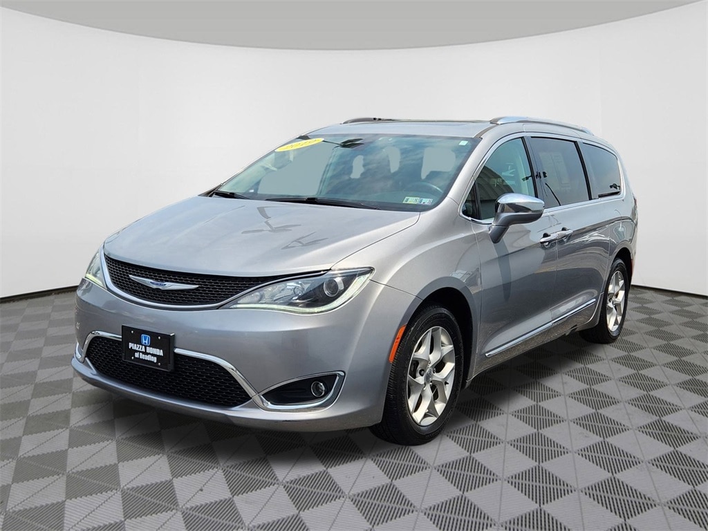 Used 2019 Chrysler Pacifica Limited with VIN 2C4RC1GG1KR731150 for sale in Reading, PA