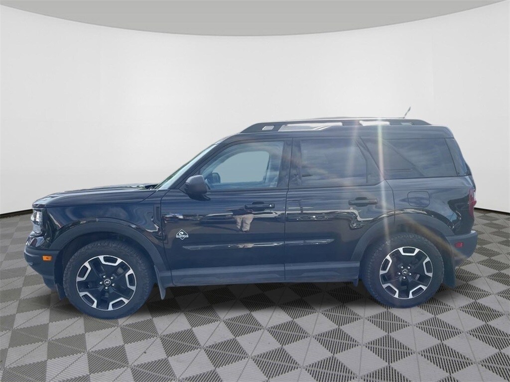 2022 Ford Bronco Sport Outer Banks photo 2