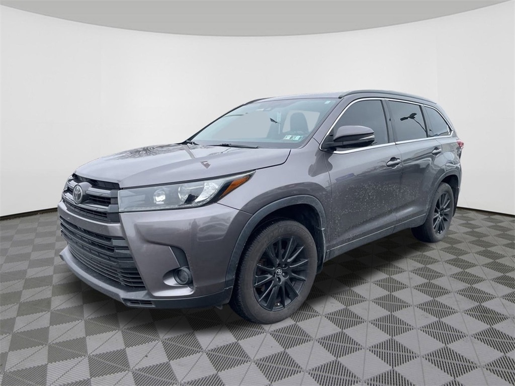 Used 2019 Toyota Highlander SE SUV