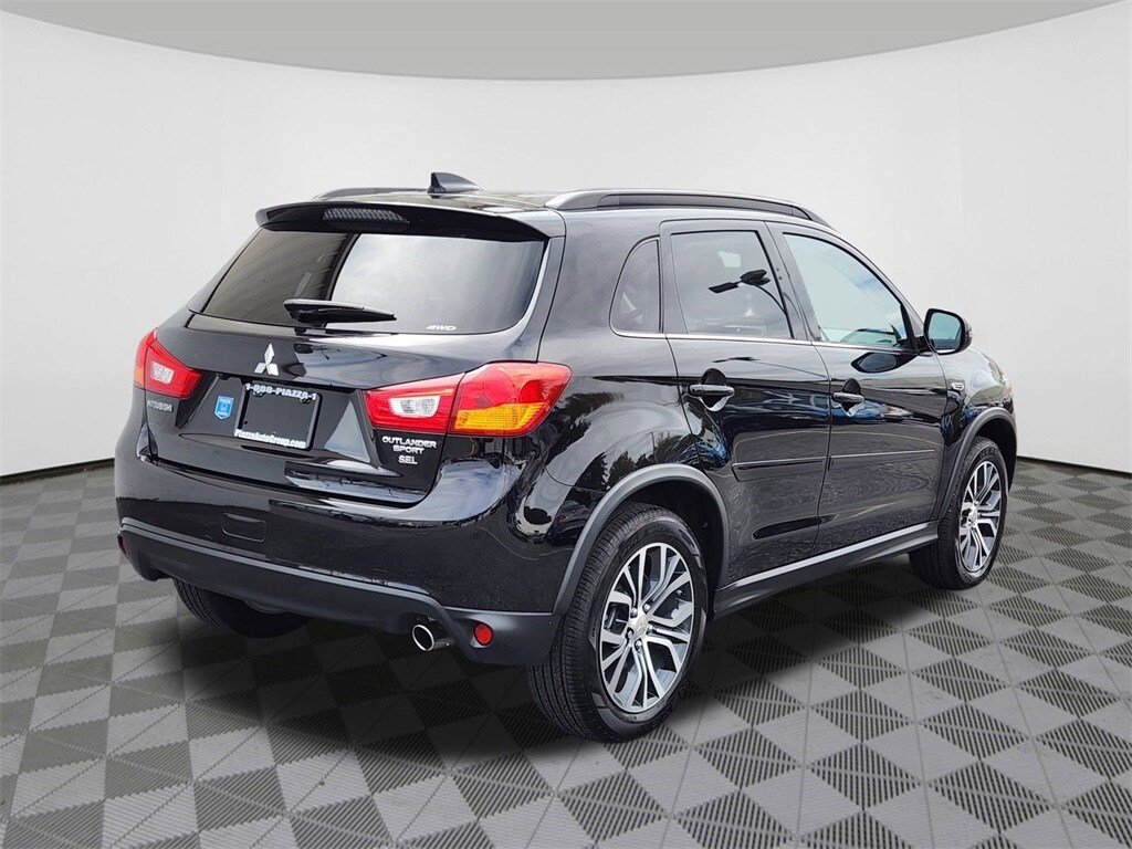 2017 Mitsubishi Outlander Sport SEL photo 3