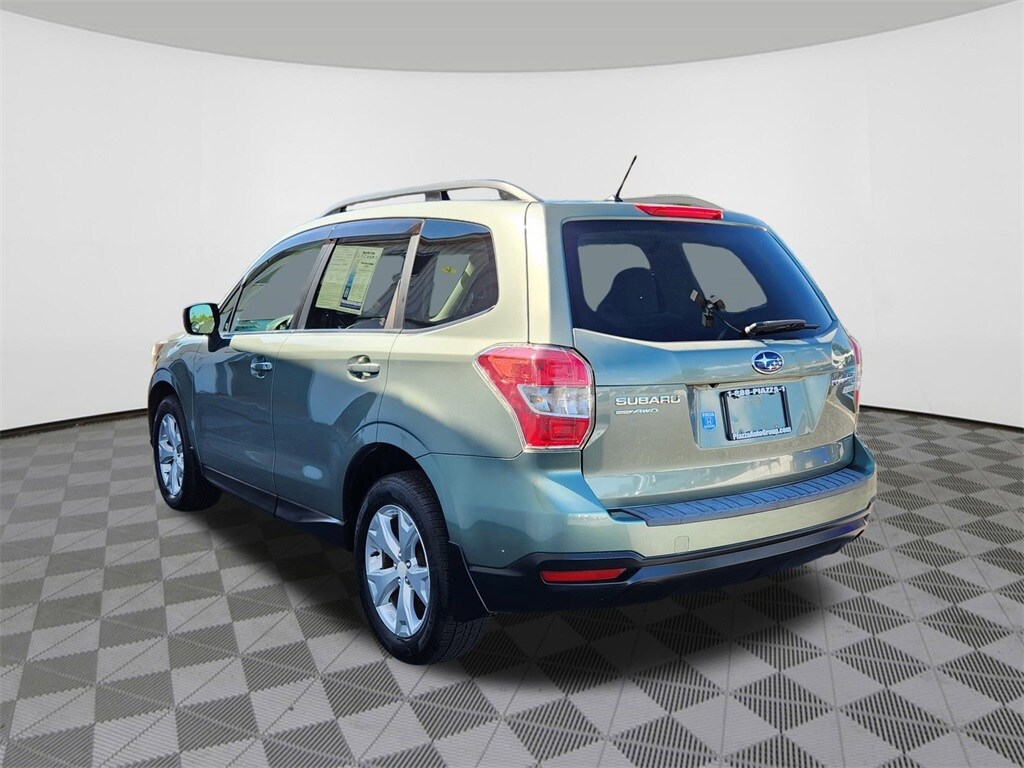 2015 Subaru Forester 2.5i Premium photo 3
