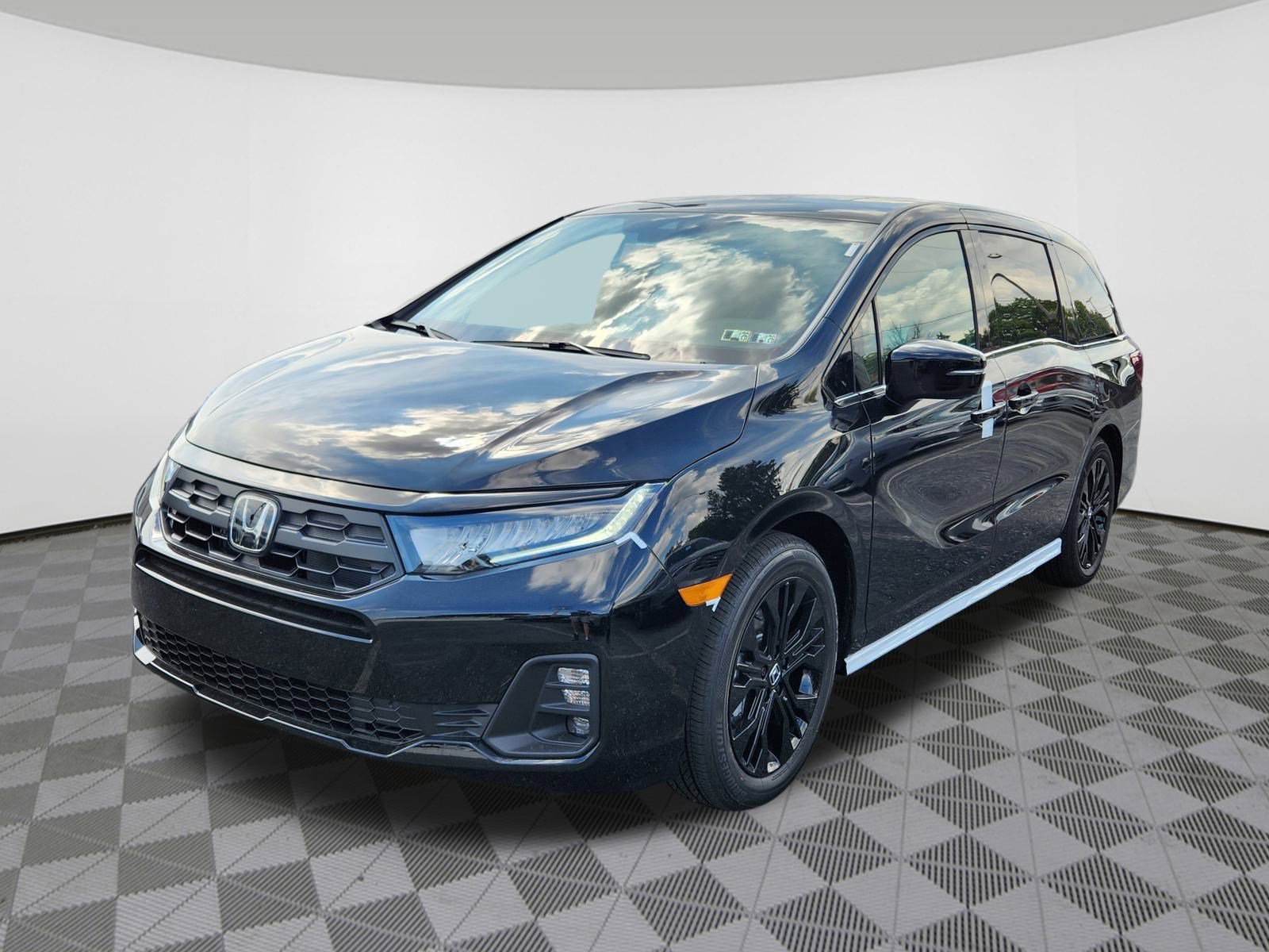 2026 Honda Odyssey photo 2