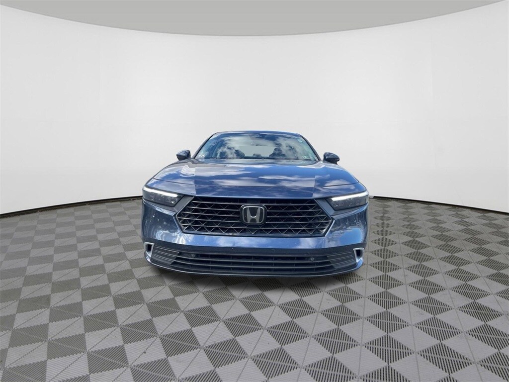 2023 Honda Accord Hybrid Touring photo 2