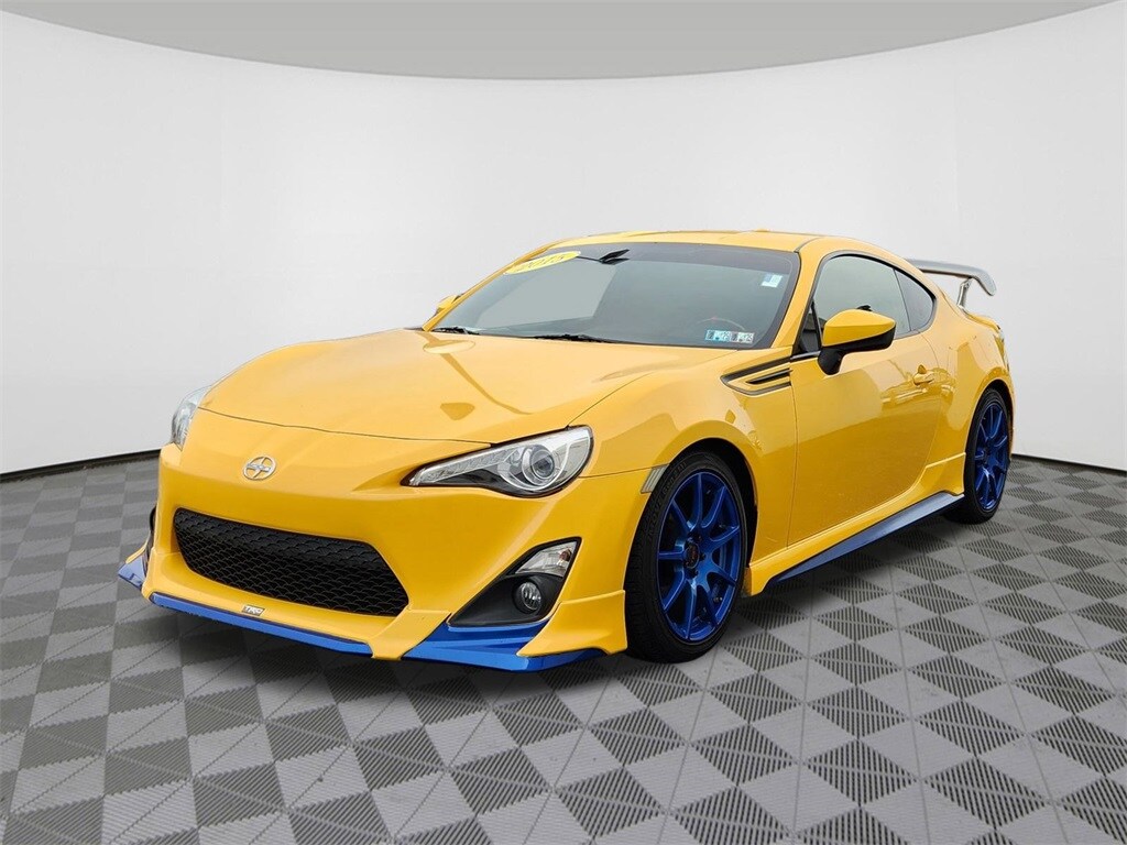 2015 Scion FR-S photo 2