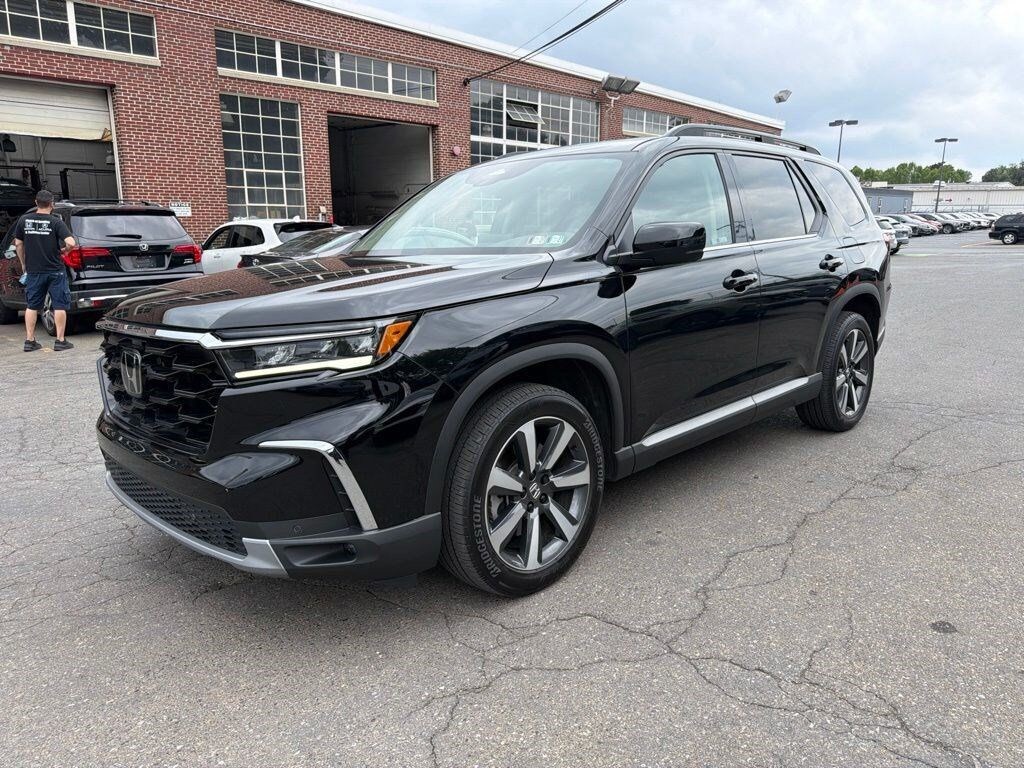 Certified 2024 Honda Pilot Touring SUV
