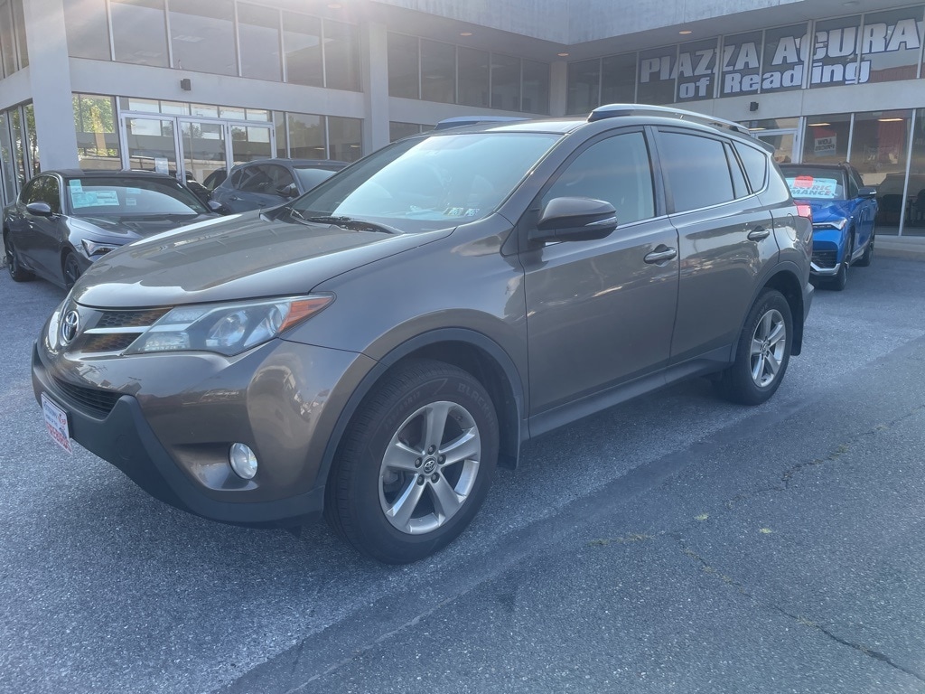 Used 2015 Toyota RAV4 XLE with VIN JTMRFREV4FD112137 for sale in Royersford, PA