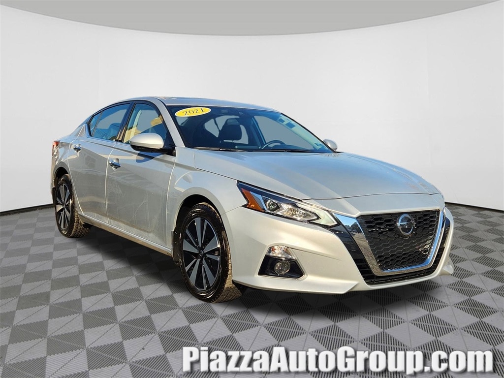2021 Nissan Altima SL's photo