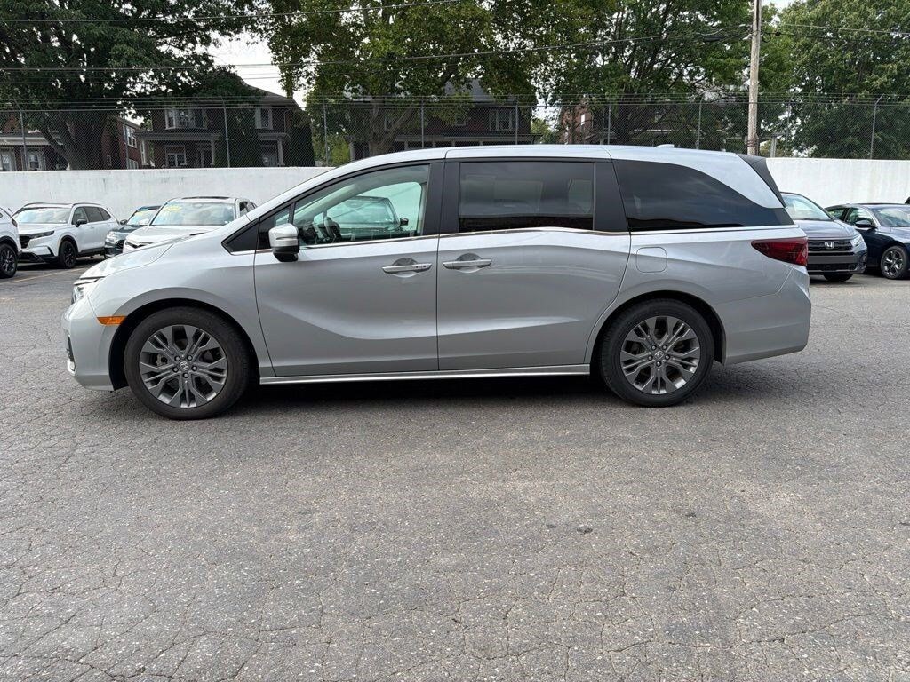 Used 2025 Honda Odyssey Touring Minivan/Van