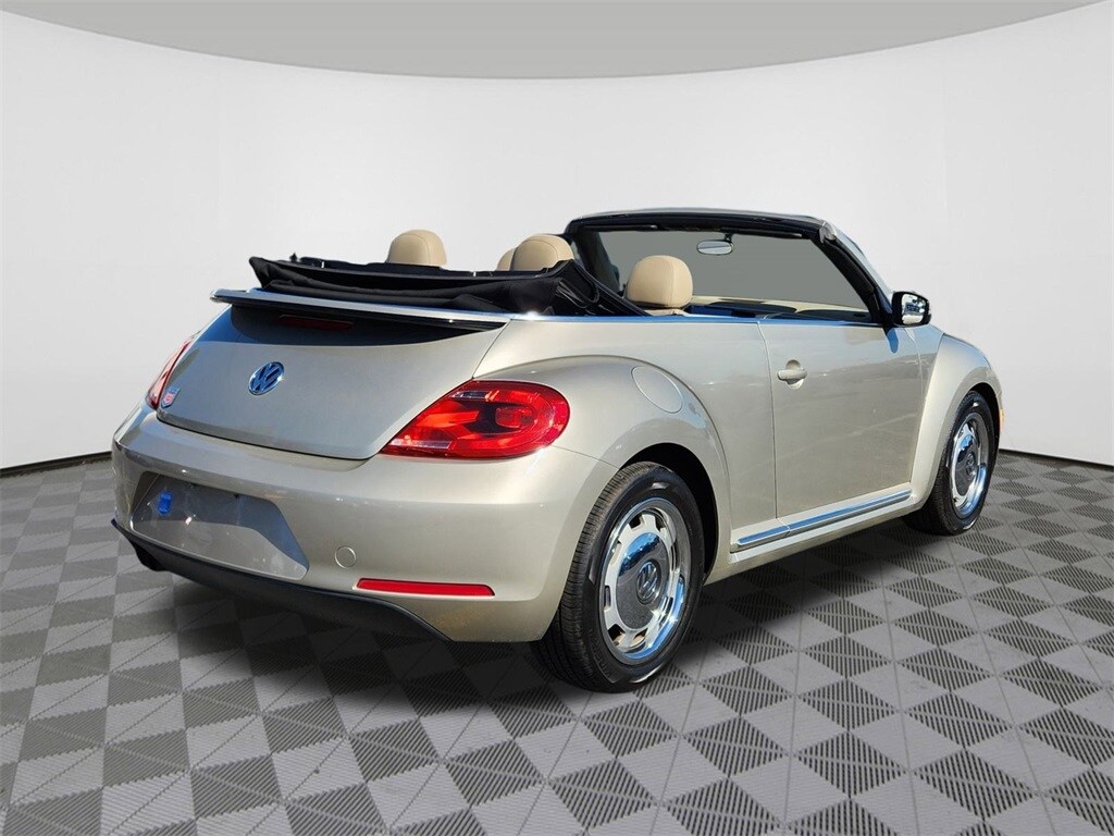 2014 Volkswagen Beetle 1.8T Convertible photo 4