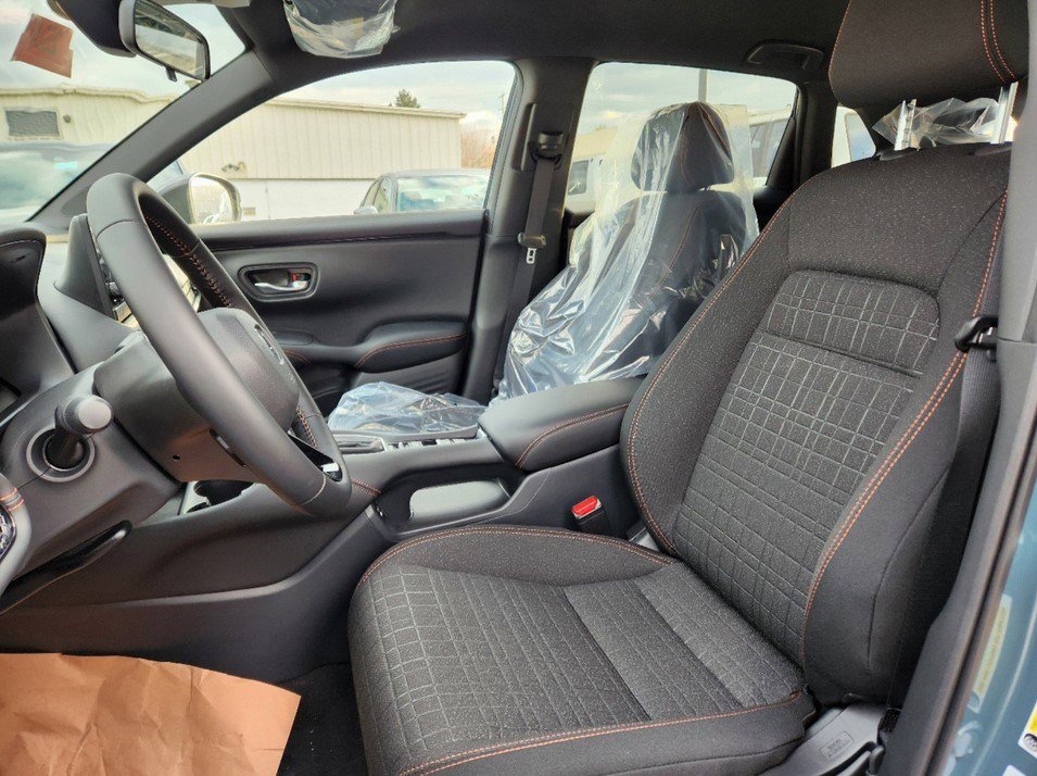 2025 Honda HR-V Sport photo 2